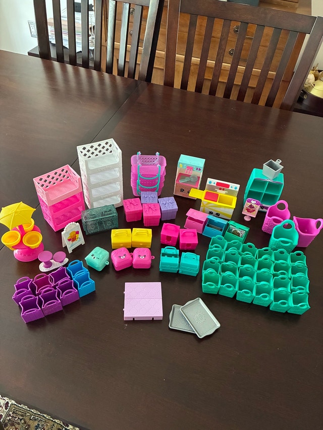 Shopkin stands, displays and holders