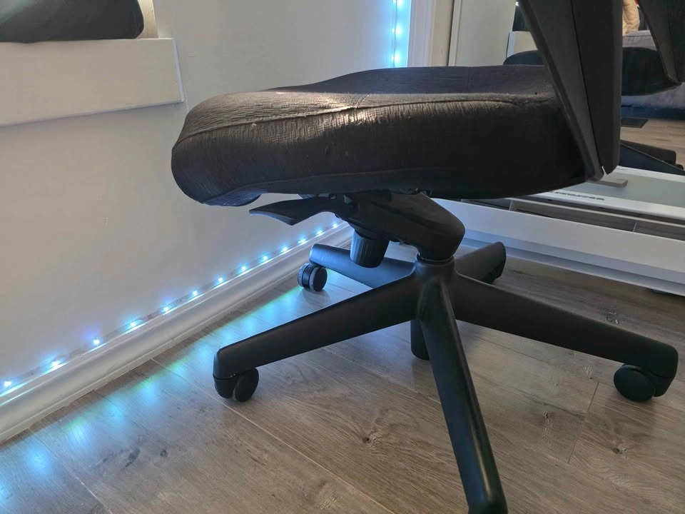 Chair - photo 3