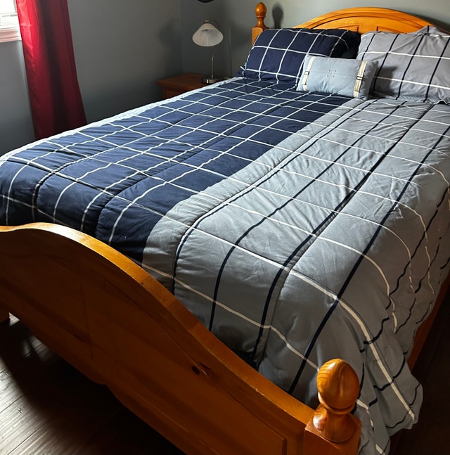 Solid Pine Bedroom Furniture Set