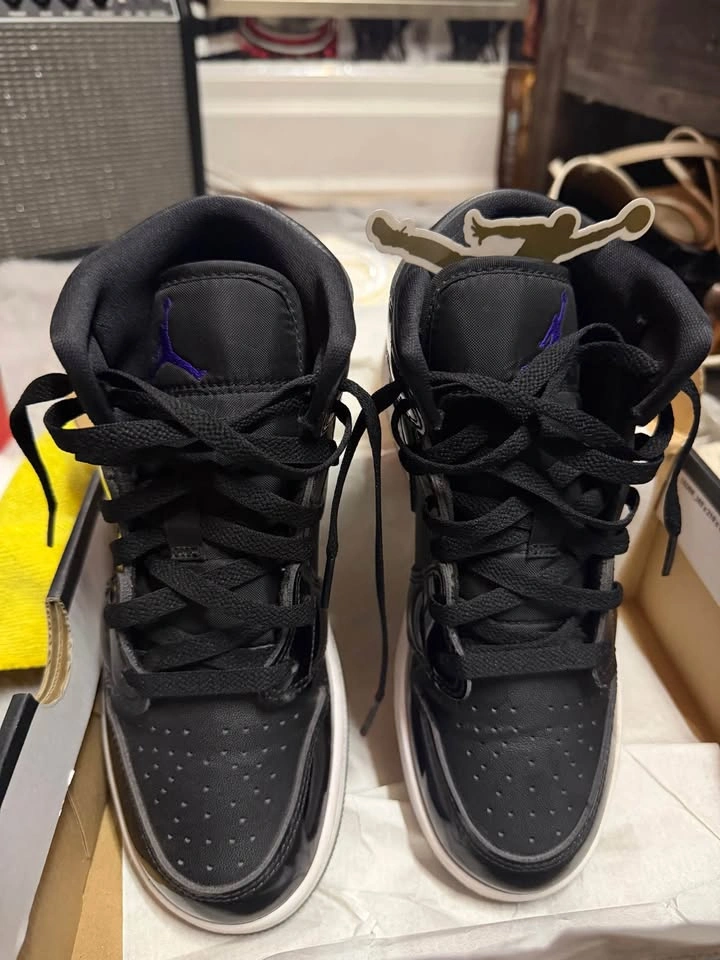 Air Jordan 1 Mid SE Black/Dark Concord Size 5Y – With Original B - photo 3
