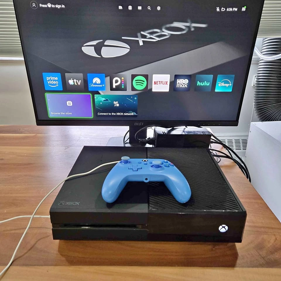 Xbox One Matte Edition. Clean, no issues. Wired controller.