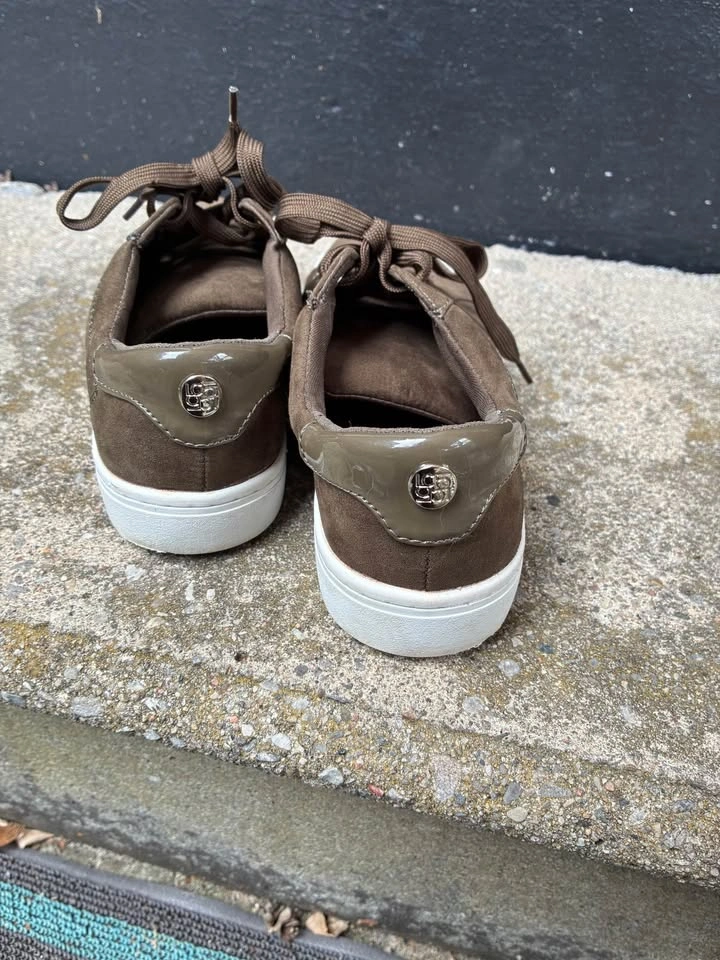 Shoes by Liz Claiborne US women’s 6.5 - photo 2