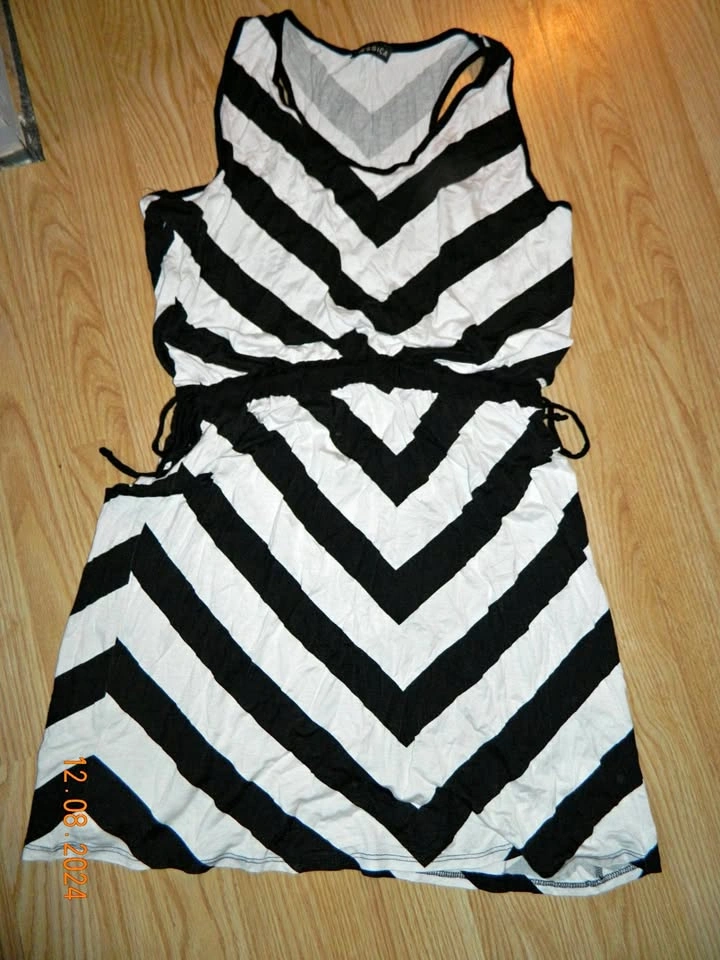 JESSICA DRESS so soft and stretchy...size L...EUC