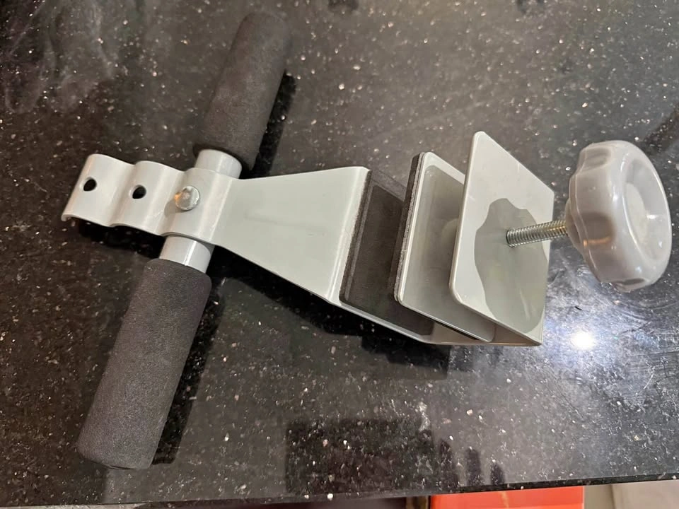 Adjustable Doorway Sit-Up Bar