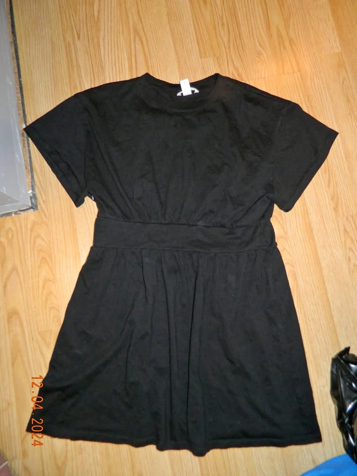 WOMENS H&M DRESS..size XL...EUC