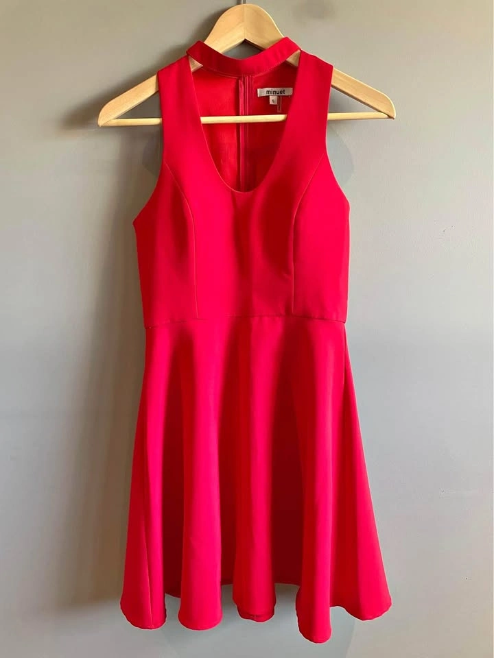 Elegant Red Dress 💃🏻