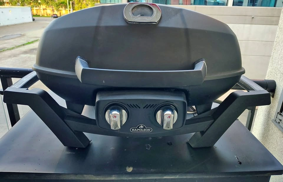 Napoleon TravelQ table top natural gas BBQ with mobile stand