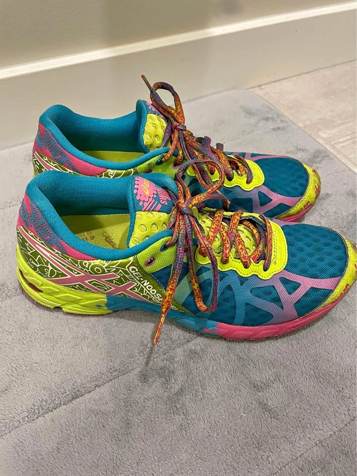 Women’s Asics Gel Noosa Tri 9 Size 8