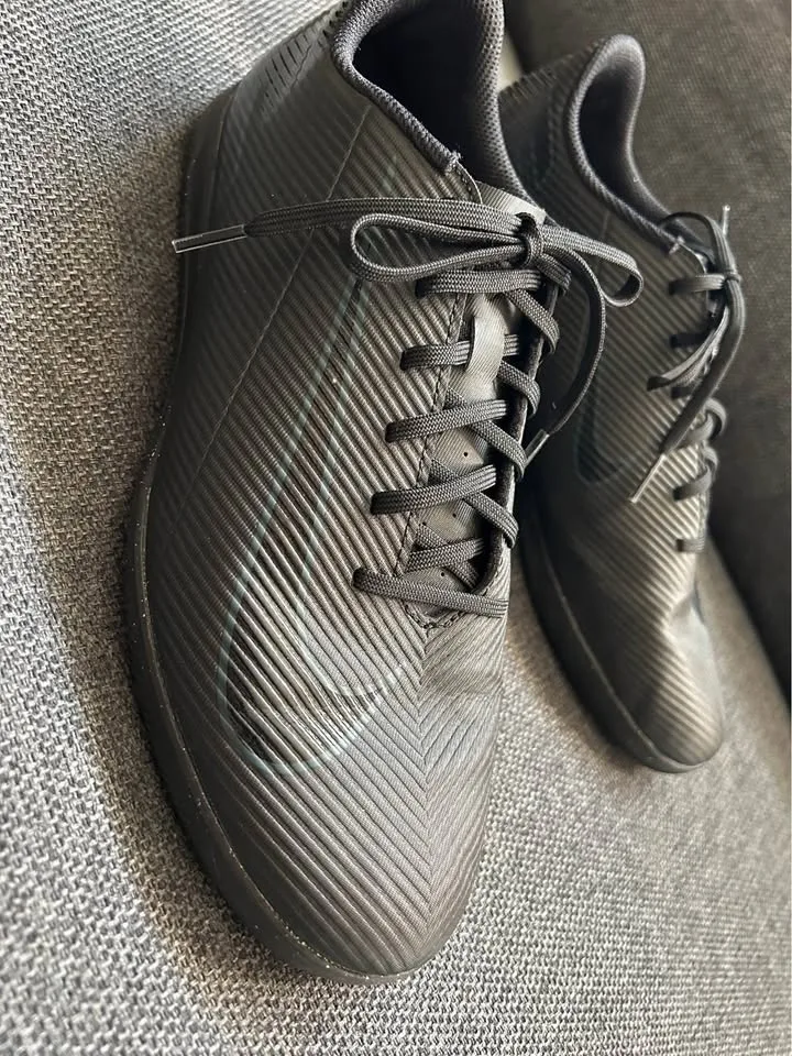 Nike Mercurial Vapor 16 Club INDOOR Soccer Shoes image indicator(2)