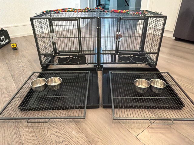 Large dividable Bird Cage, Toys & Stainless Steel Bowls Included - photo 3