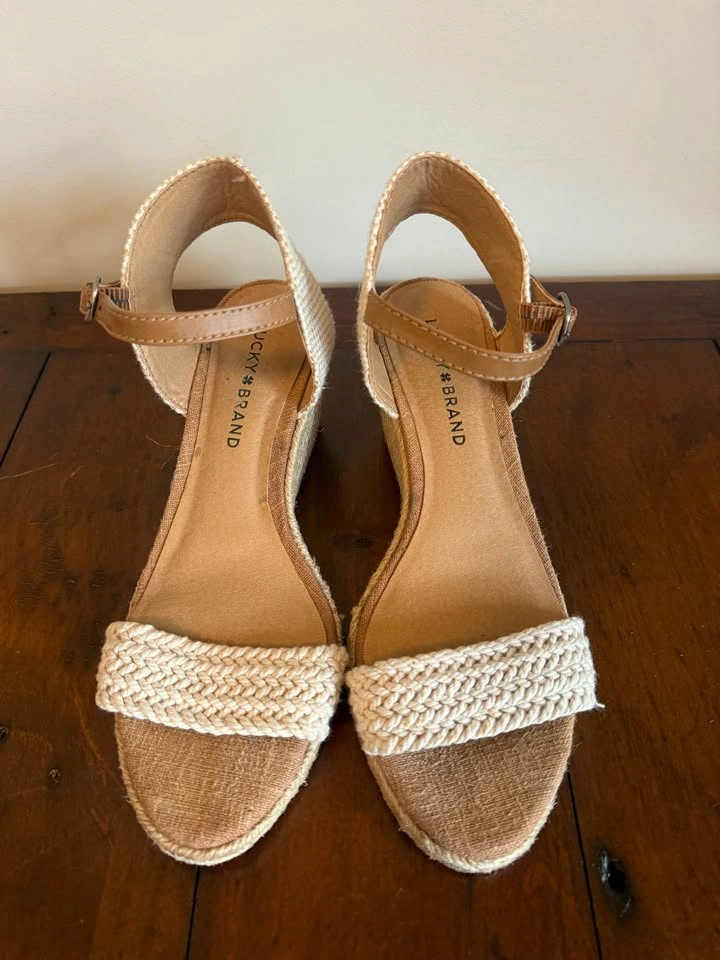 Summer sandals size 7.5 - photo 2