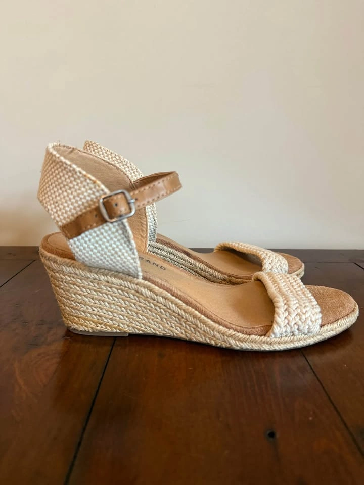 Summer sandals size 7.5 - photo 3