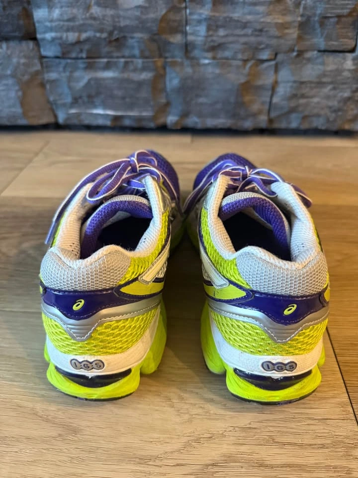 Women’s Asics Shoes - photo 3
