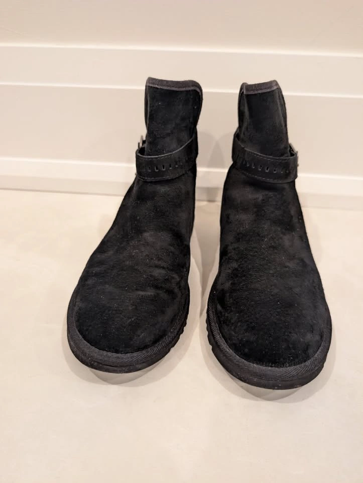 UGG Australia W Leni Black Suede Water-Resistant Buckle Boots Si - photo 3