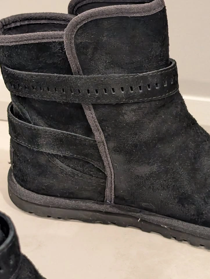 UGG Australia W Leni Black Suede Water-Resistant Buckle Boots Si - photo 4