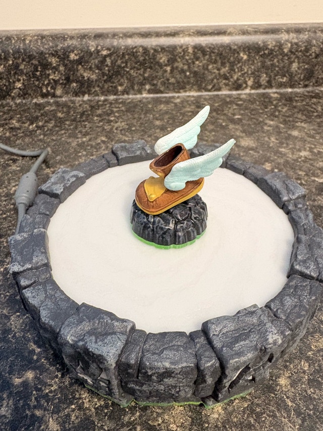 Skylanders: Spyro’s Adventure – Winged Boots (2011)