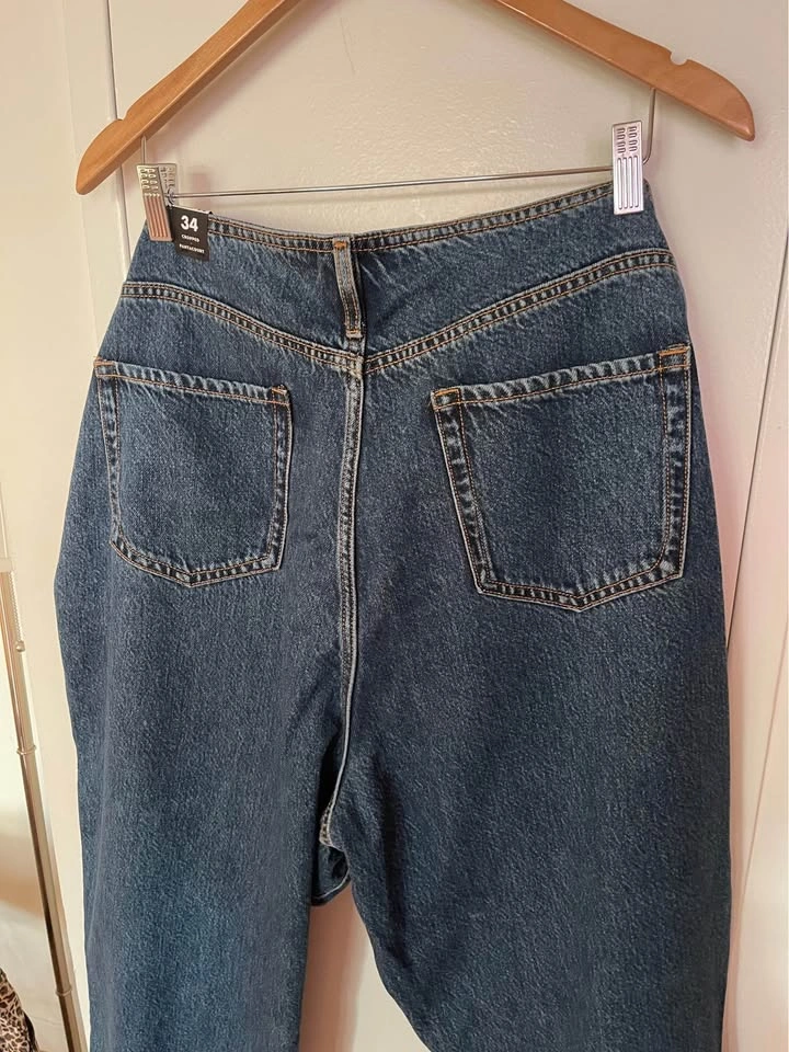 Super High Rise Cropped “Mom Jeans” - photo 5