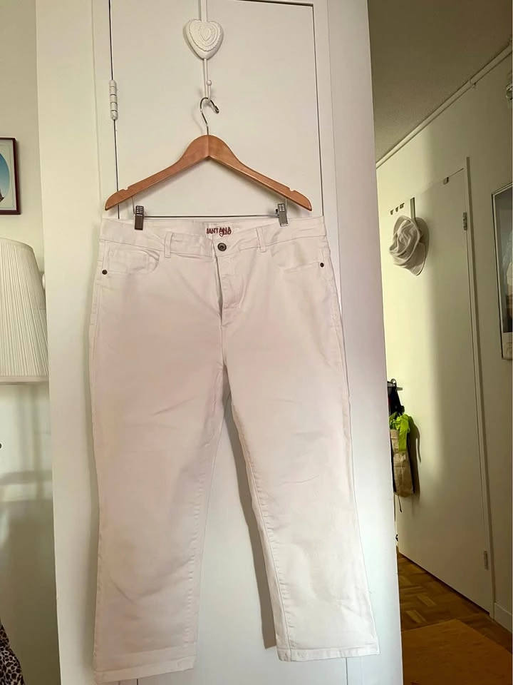 Santana White Cropped Jeans