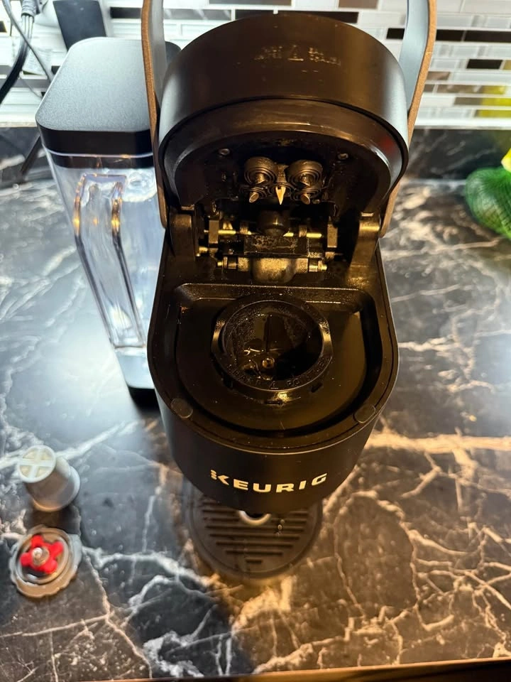 Keurig K-Premium with reusable coffee/tea filter - photo 3