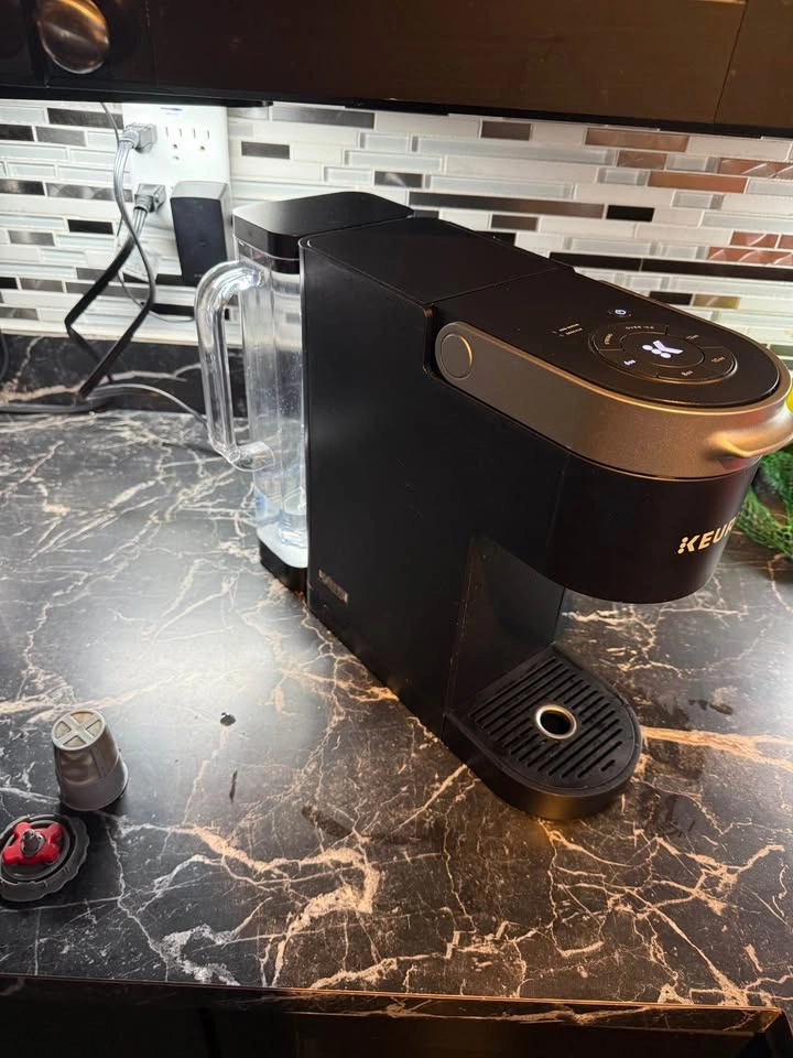 Keurig K-Premium with reusable coffee/tea filter - photo 4