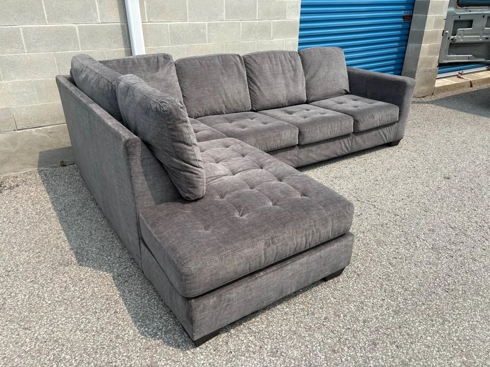 Grey Large Sectional Sofa with Chaise - Free Delivery - photo 3