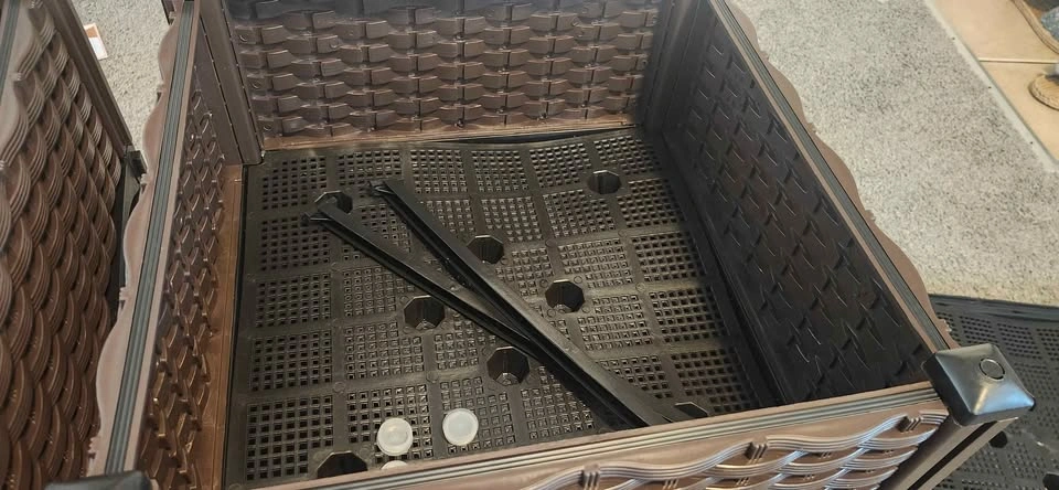Raised Garden Bed with Removable Legs & Brackets - photo 4