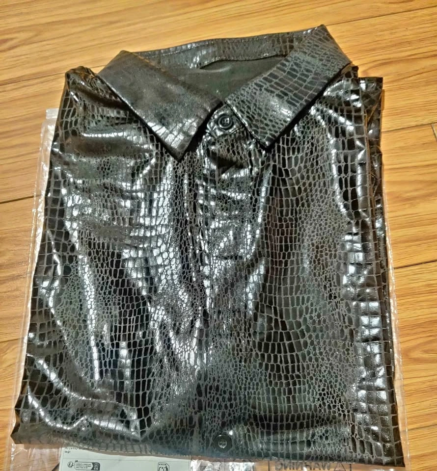 Men Black crocodile print shirt for party