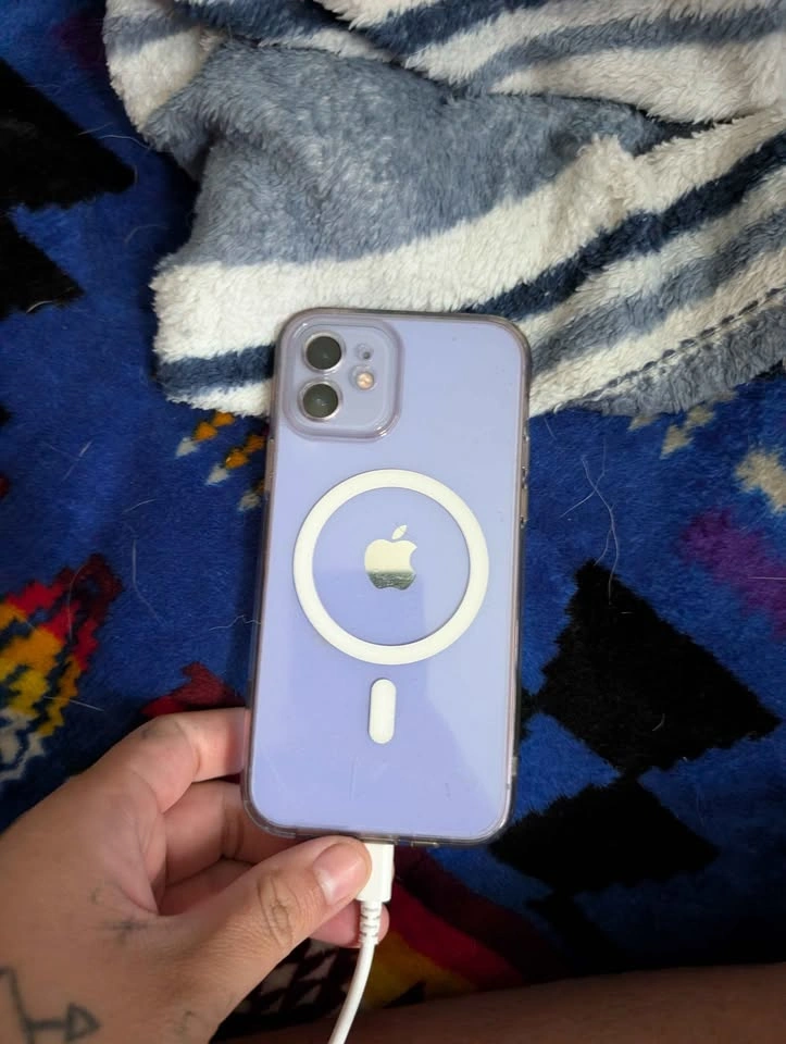Purple iPhone 12 64gb - photo 2