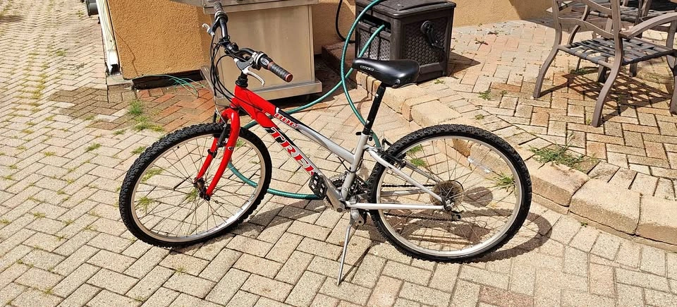Trek 800 Sport Mountain Bike