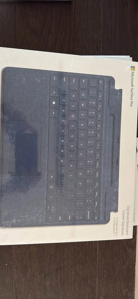 NEW Sealed Surface Pro 9 i7 + Signature Keyboard - photo 3