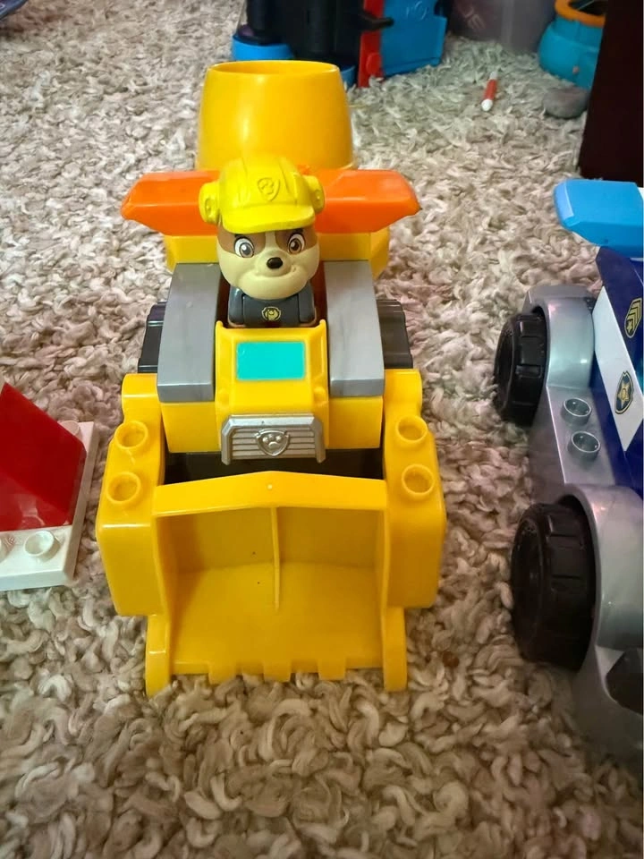 Huge paw patrol lot - photo 2
