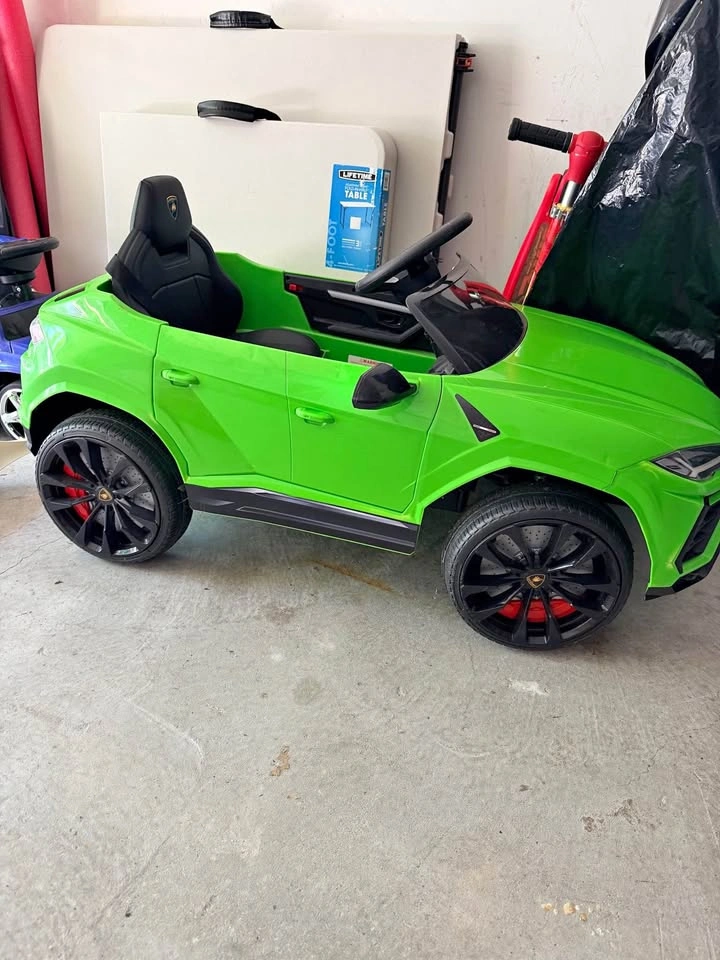 Lamborghini Urus 12V ride-on electric car for toddlers-Green