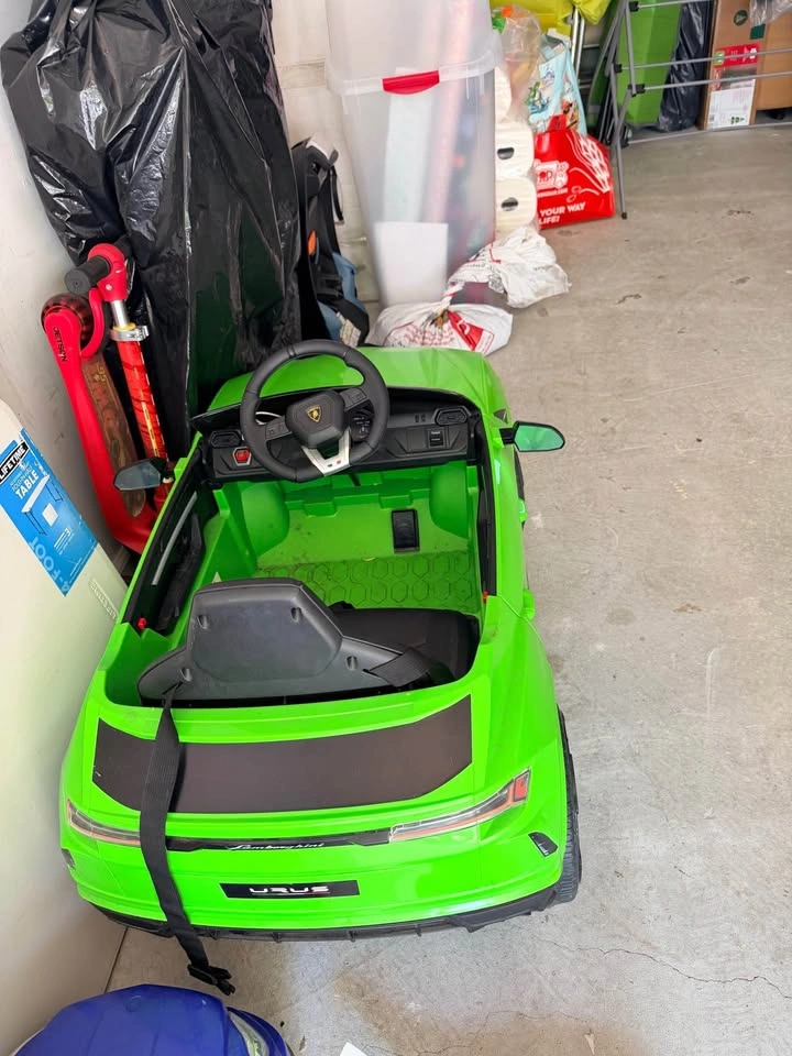 Lamborghini Urus 12V ride-on electric car for toddlers-Green - photo 2