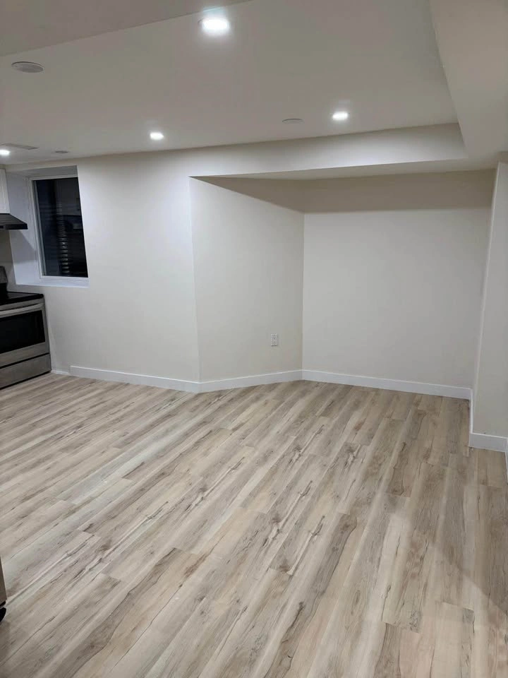 2 Beds 1 Bath - Apartment - photo 2