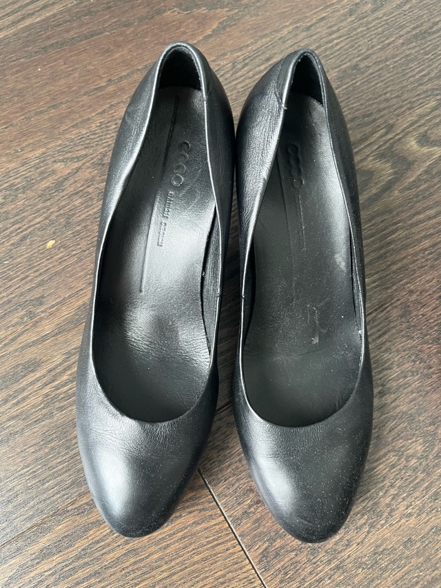 Ecco Black Leather Heels, Euro size 37