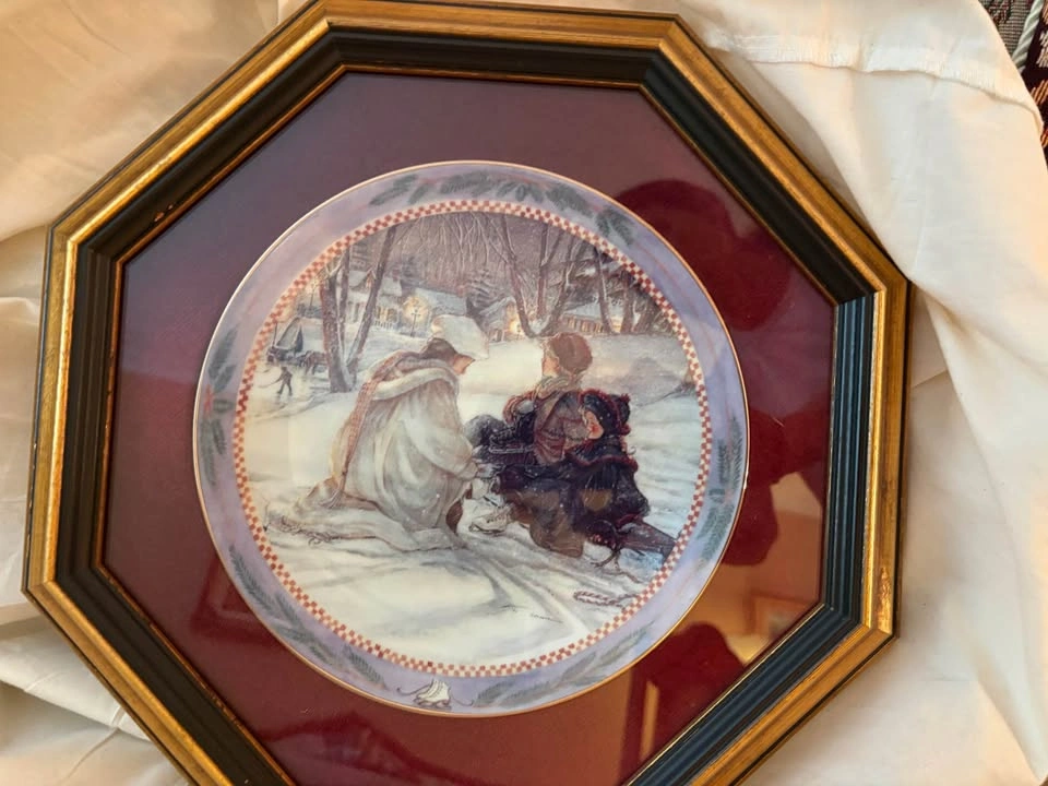 Trisha Romance Framed Winter Scene Collector Plate - photo 2