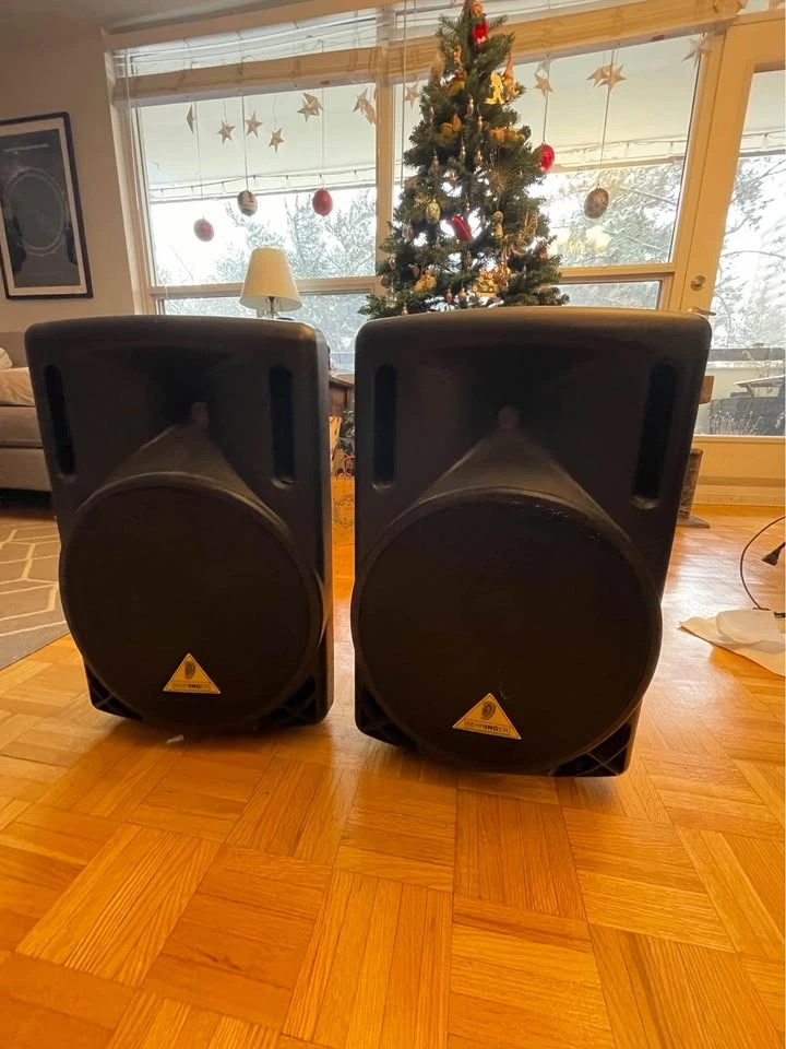 2x B212XL Speakers and EP2000 Amp - photo 2