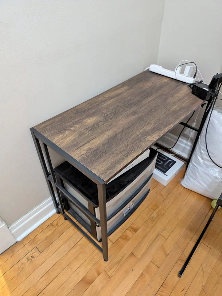 Wooden desk table