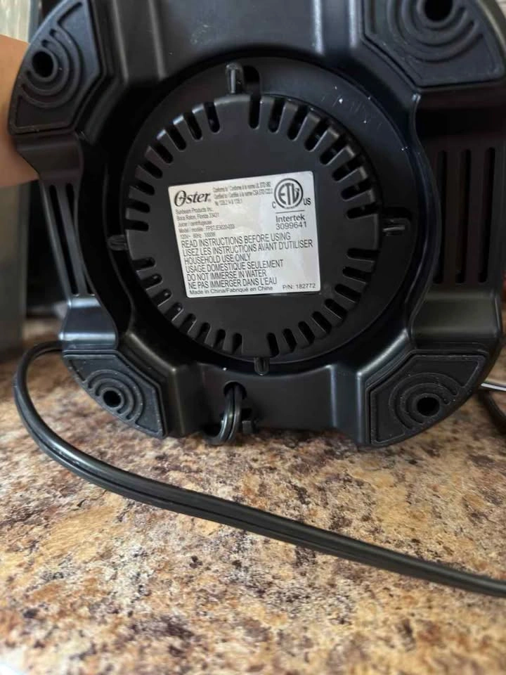 Oster 1000W 5-Speed Juice Extractor – Excellent Condition! - photo 4