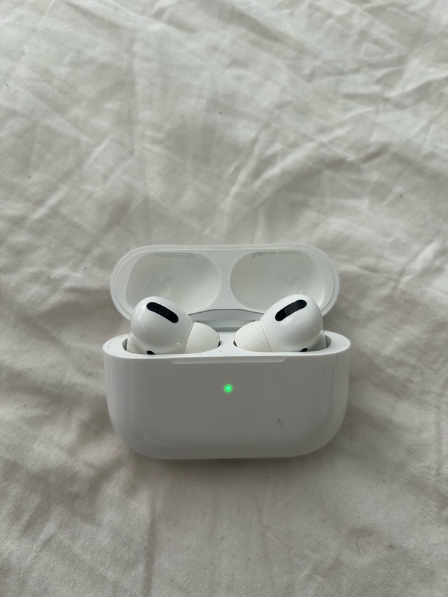 Apple AirPods Pro - photo 2