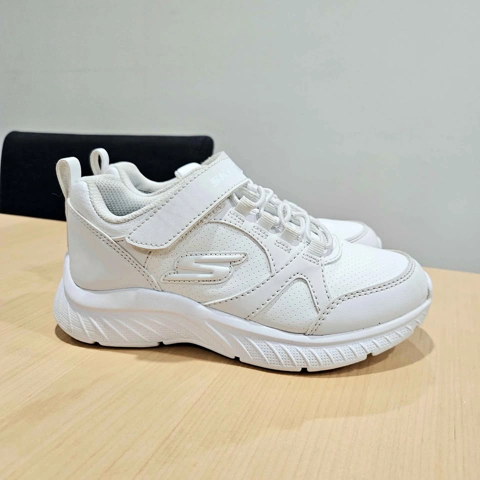 Skechers Kids Sneakers – Size US 13.5 – Like New