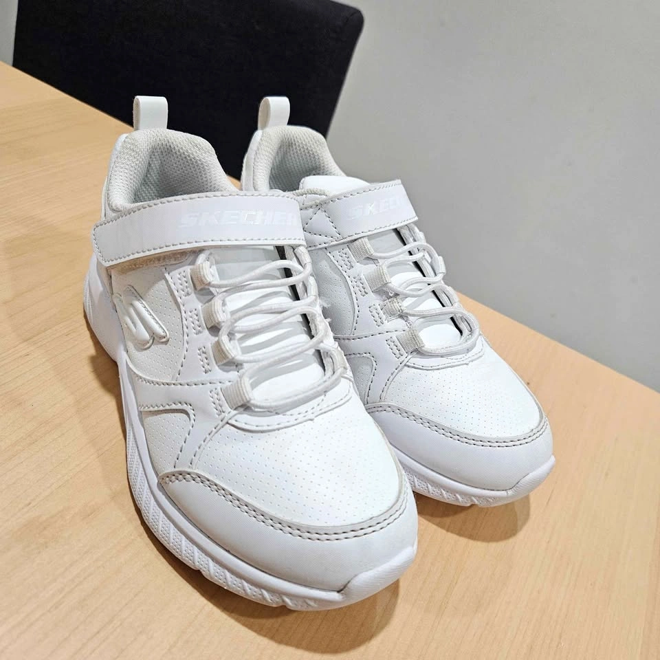 Skechers Kids Sneakers – Size US 13.5 – Like New - photo 2