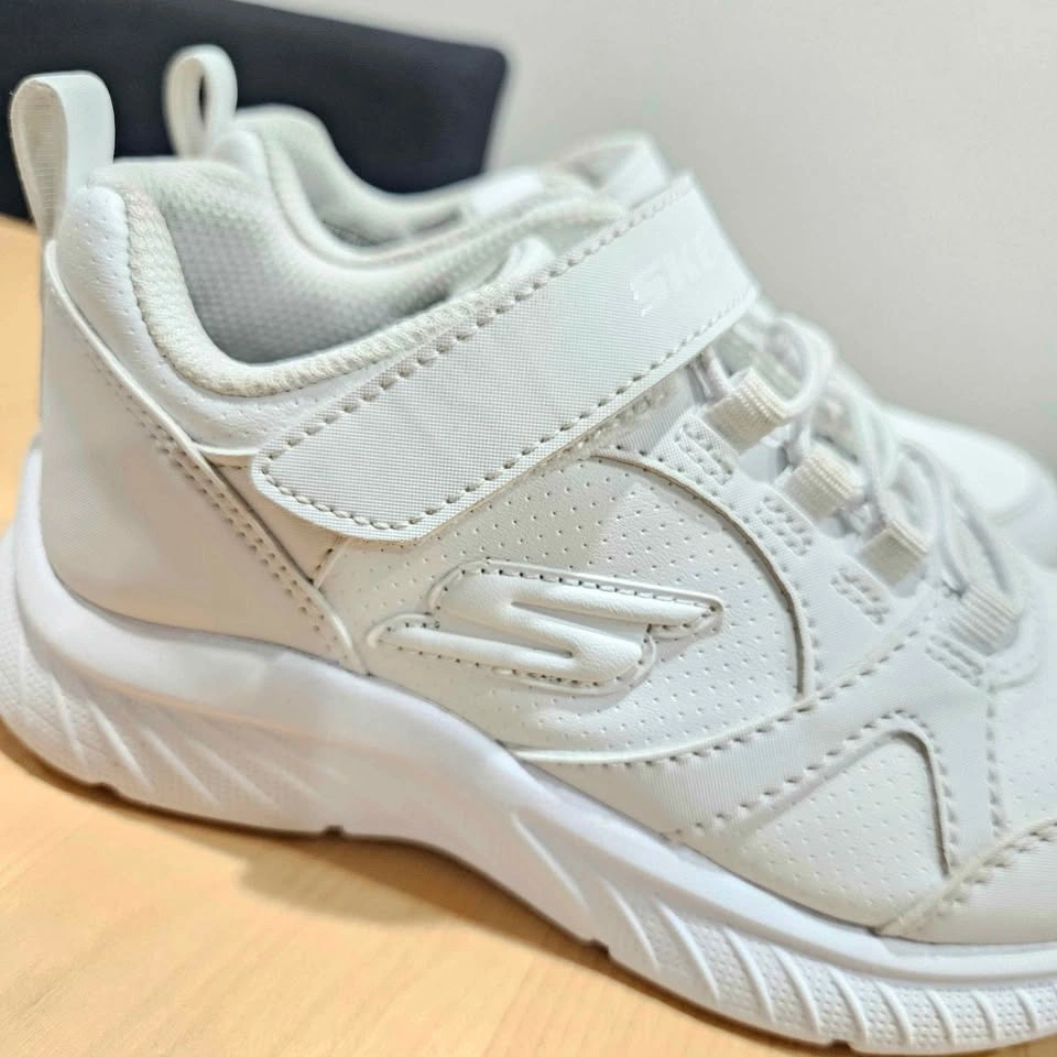 Skechers Kids Sneakers – Size US 13.5 – Like New - photo 3