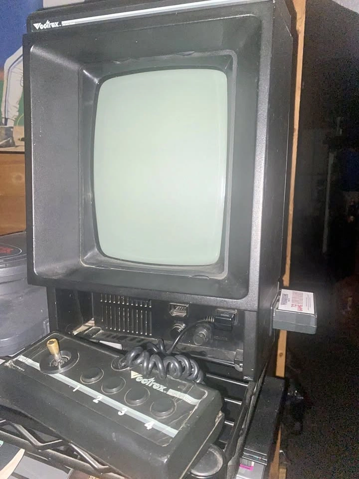Vectrex RARE console with Multicart Milton Bradley Vector 1983