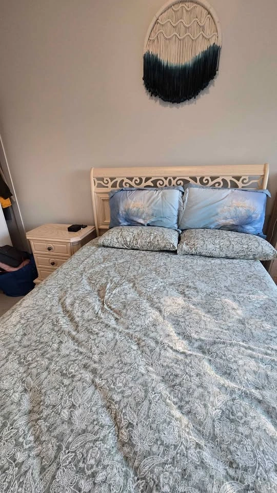 Solid Wood Queen Sleigh Bed Set with Mattress and Box Spring - photo 3