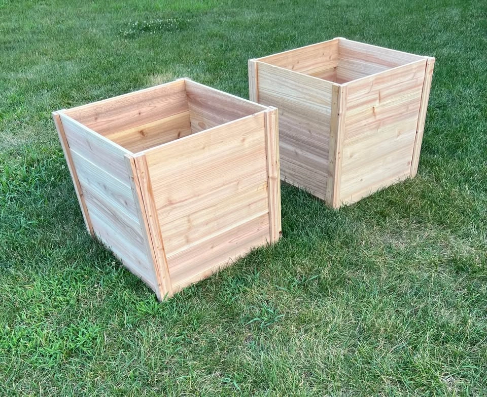 Handmade cedar planter boxes - photo 2
