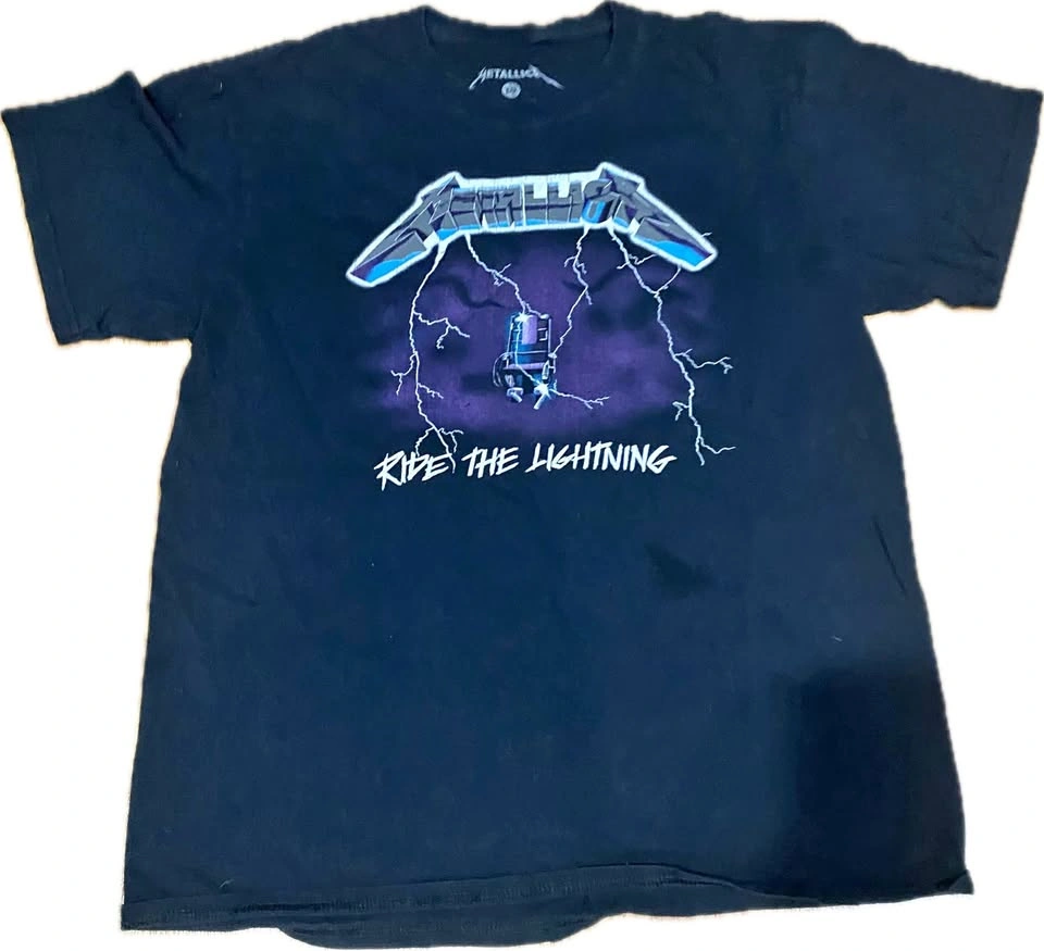 Metallica shirt size L