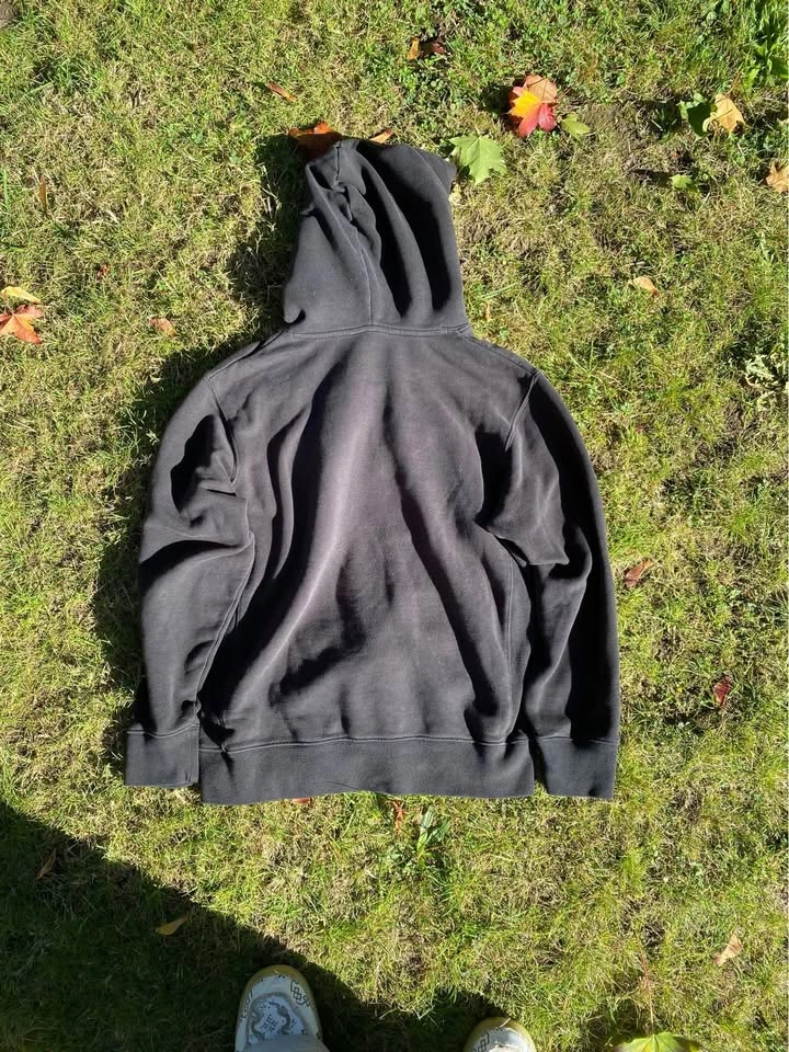 Undefeated hoodie size M - photo 3