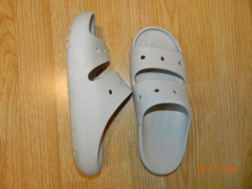 CROCS SLIDES size M7 W9...EUC..light grey