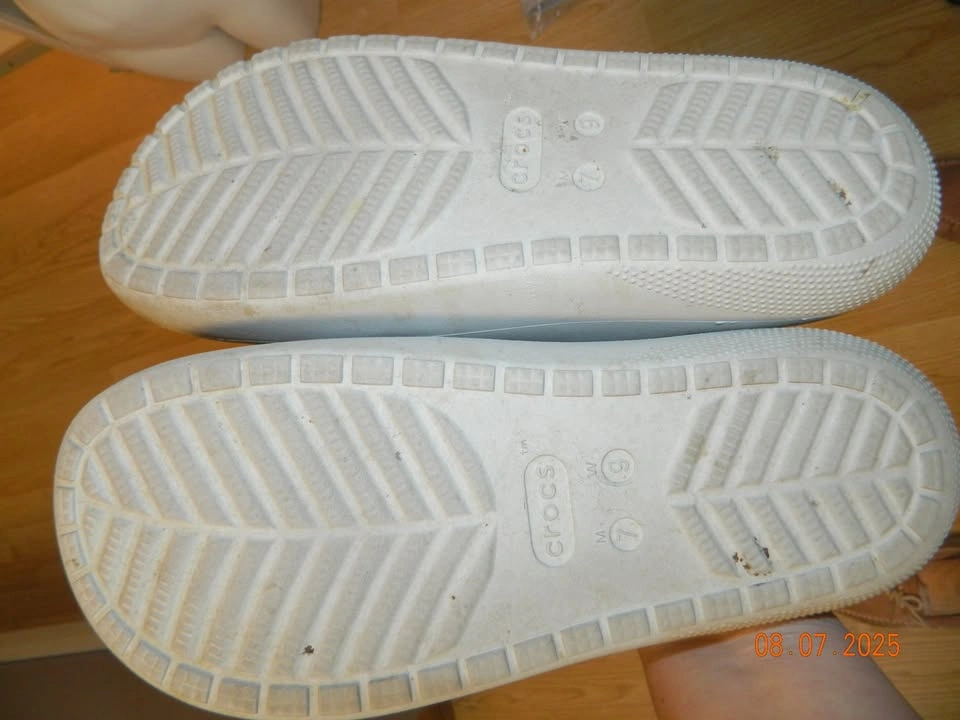 CROCS SLIDES size M7 W9...EUC..light grey - photo 3